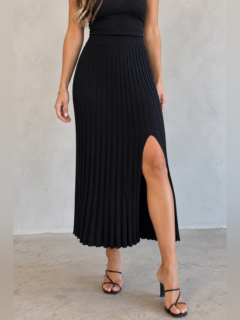 By Together Black Pleated Midi Skirt – Size L – NWT